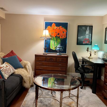 Charming 1-Bedroom Basement Close To Dc Pets Allowed Arlington Dış mekan fotoğraf